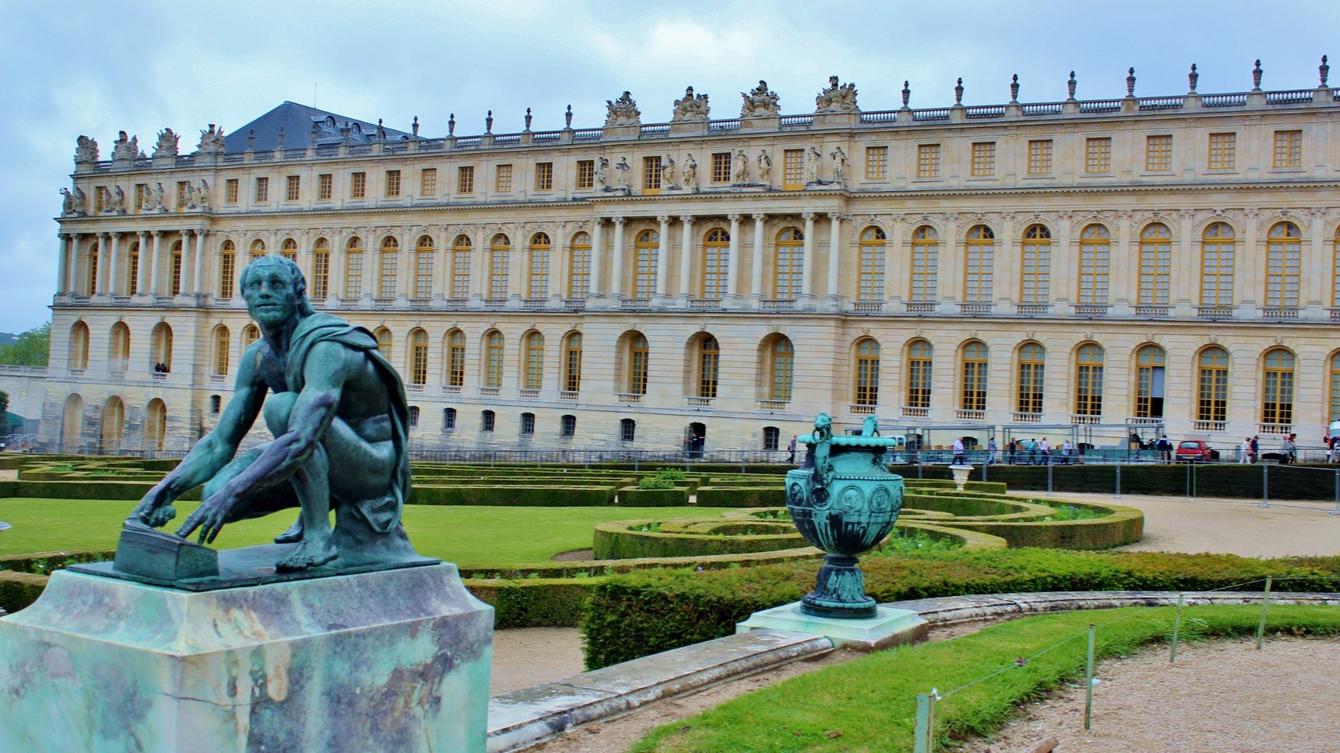 Palais Royal and its gardens with tree-lined pathways in Paris 1st arrondissement.